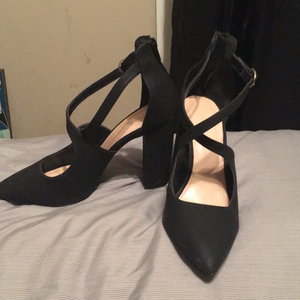 Qupid Black Pointy Toe Heels